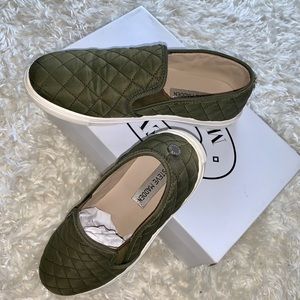 Steve Madden slip on